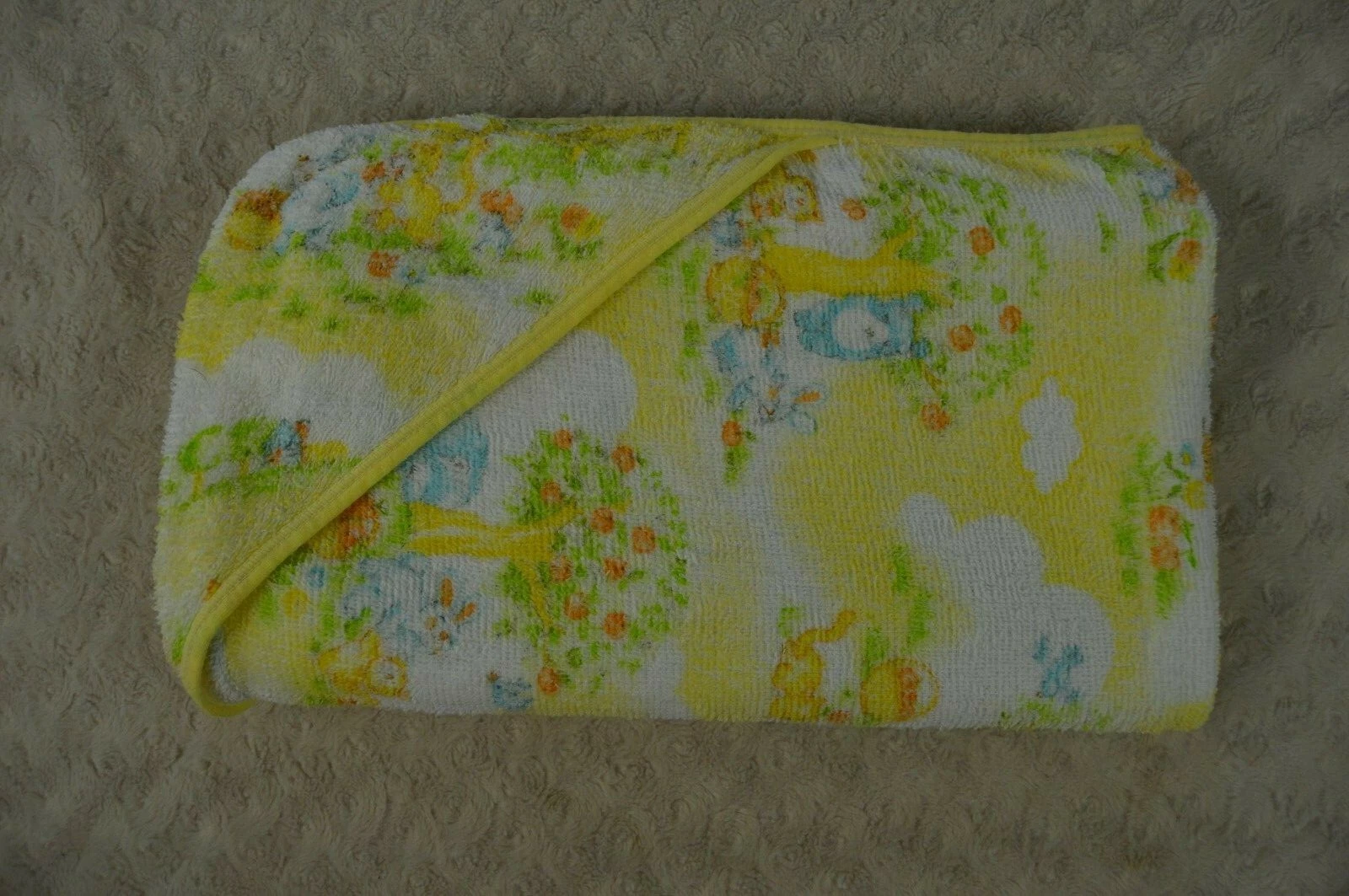 Vintage Dundee Hooded Baby Bath Towel Yellow White Blue Bear Rabbit Tree