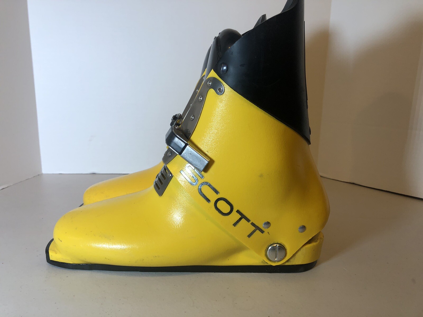 SALOMON Scarponi da sci downhill Scott vintage anni 70 made in USA taglia 5 giallo med