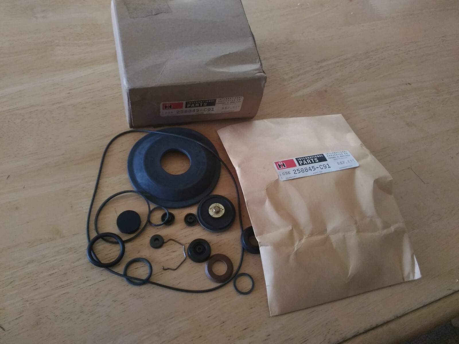 IH 258845C91 International Pickup Travelall Hydrovac Repair Kit NOS OEM