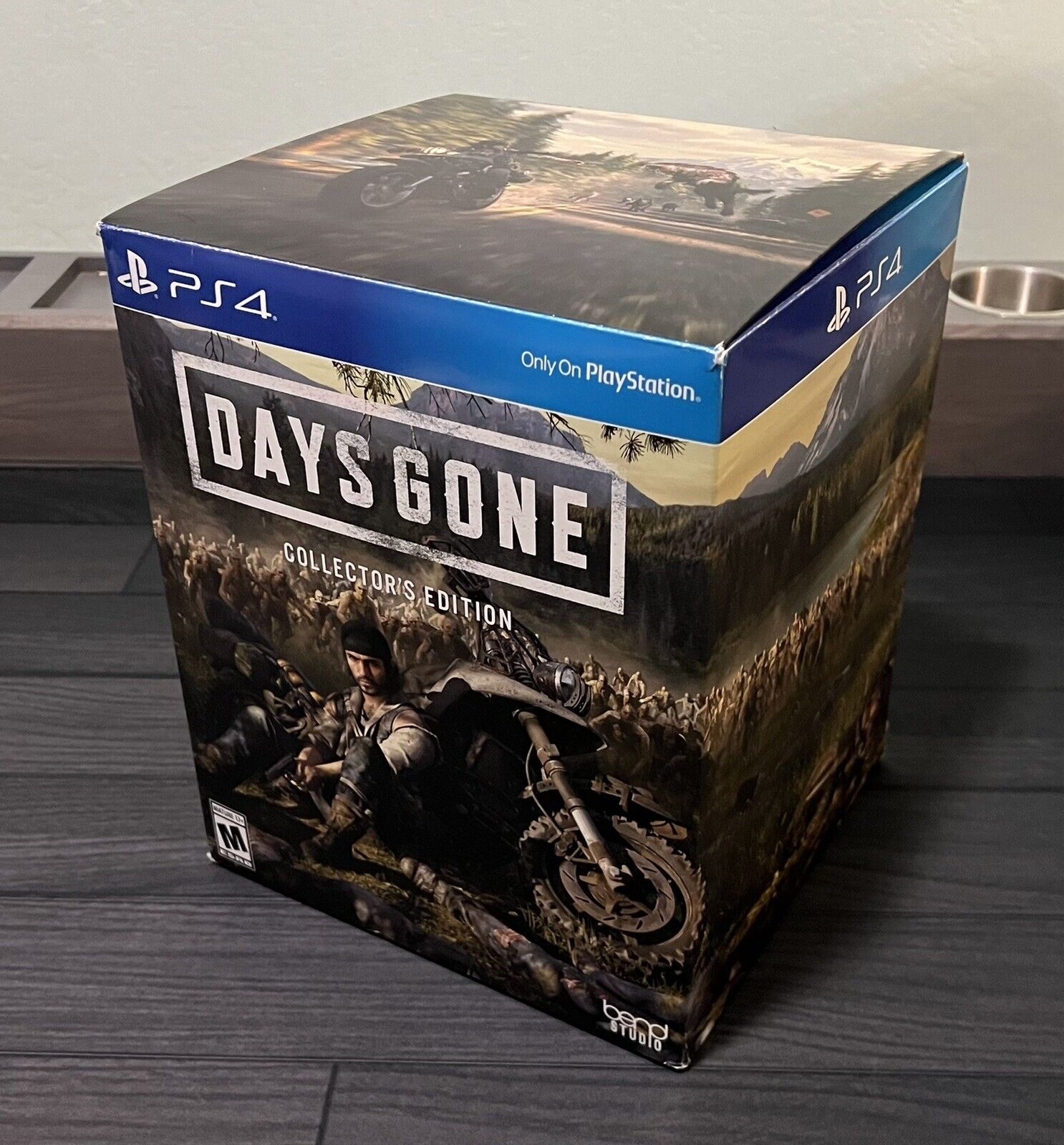 Days Gone Collector's Edition on PS4 - Brand New Opened Only Once  711719522461