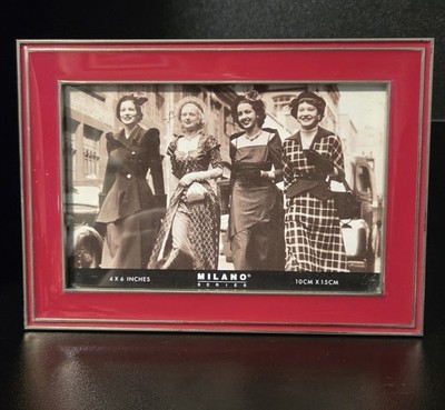 Vintage Milano Series Red Enamel 4 × 6 Frame