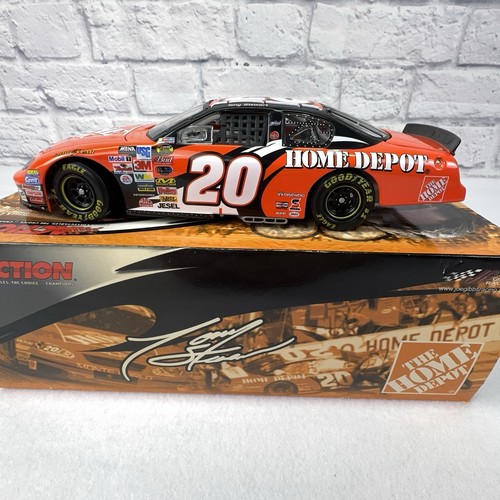 TONY STEWART 2004 HOME DEPOT 1/24 PREMIUM ACTION DIE-CAST CAR LIMITED EDITION - Bild 2 von 14