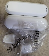 2 podstawy ładowarki Sonicare i 2 etui podróżne