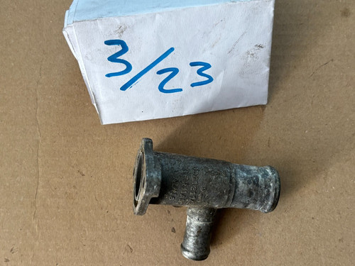 VW Golf 2 GTI 16v Flansch Stutzen 027121145 am Zylinderkopf