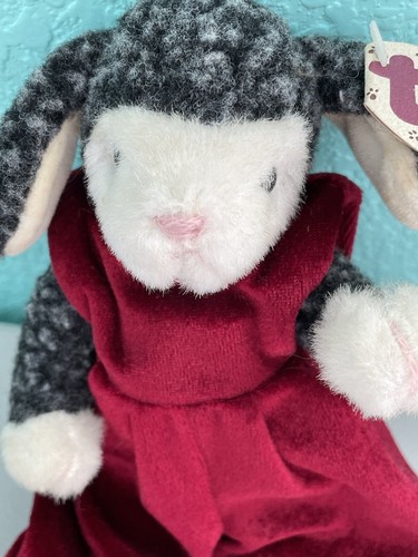Ty Collectibles Lily The Lamb Velvet Red Outfit Attic Treasures Plush 1993 - Imagen 4 de 6