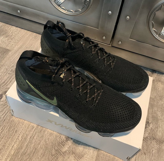 air vapormax flyknit 2 black gold