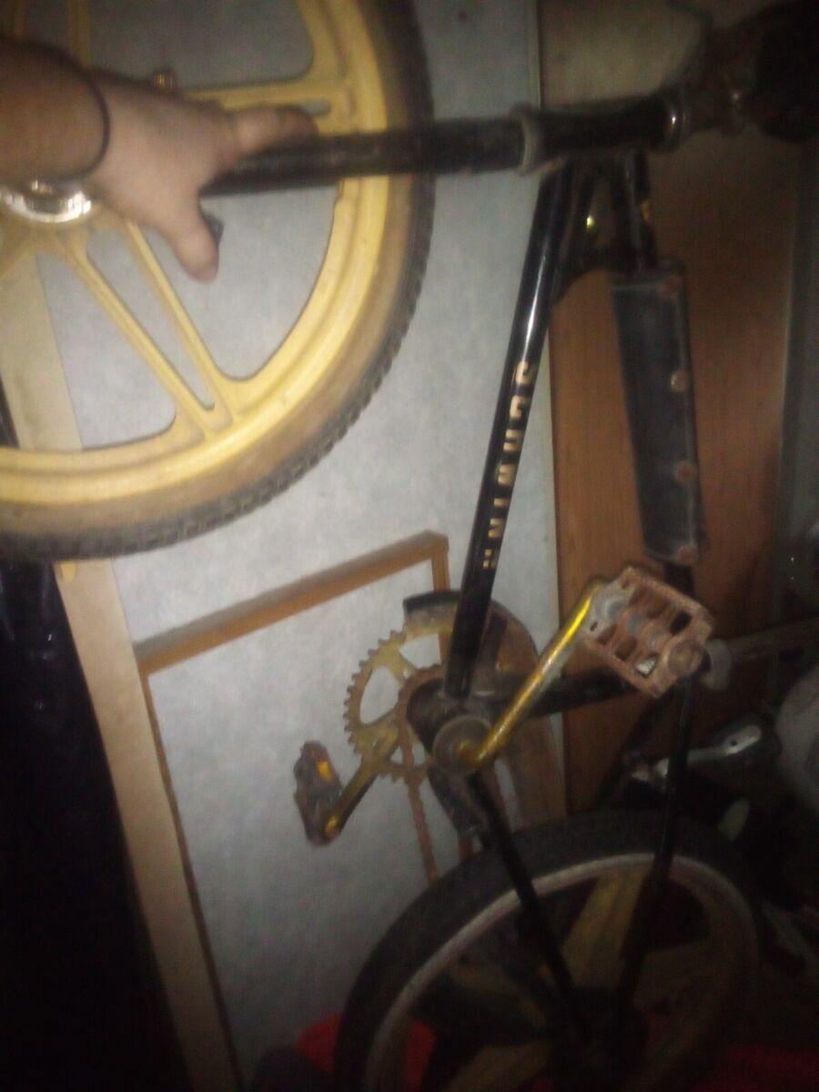 Retro Schwinn Scrambler thrasher BMX Bike Bicycle 80's gold Retro Schwinn Scrambler thrasher BMX Bike Bicycle 80's gold