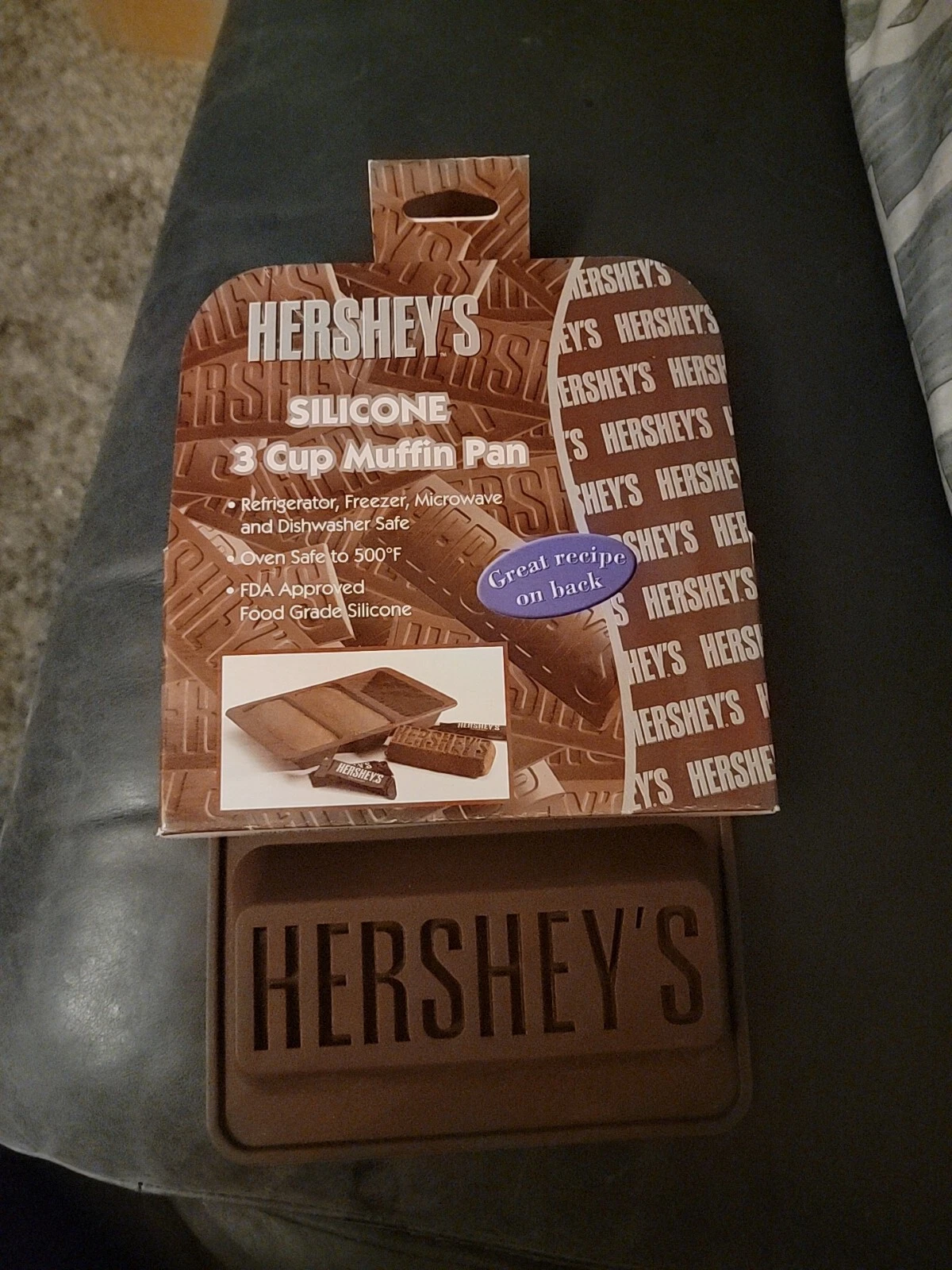 Hershey's Silicone Bakeware~~3-Section Small Loaf/Bar Pan OR 6-Cavity Kisses Pan