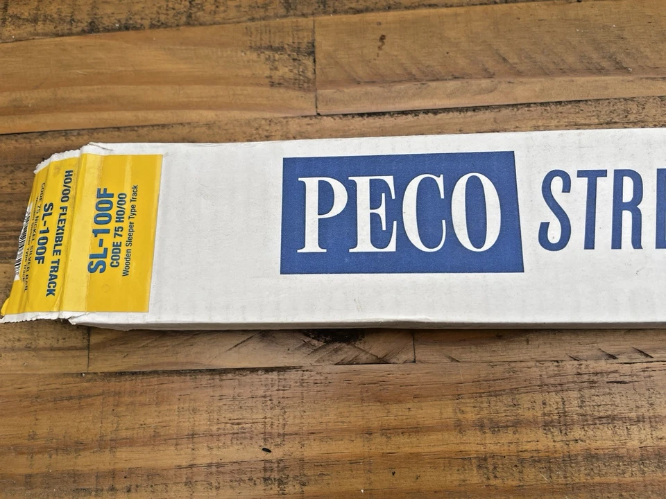 PECO SL-100F HO/OO FLEXIBLE TRACK CODE 75 WOODEN SLEEPER TYPE TRACK - Image 4 of 4