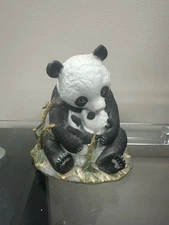 Vintage 1988 HOMCO Masterpiece Collection Panda W/Cub Figurine