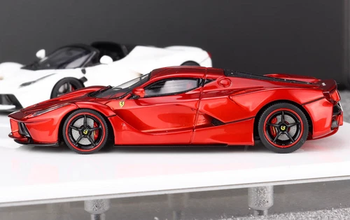 DMH 1:64 Resin car model Ferrari LaFerrari Volcano Red+Pearl White Set - Picture 6 of 11