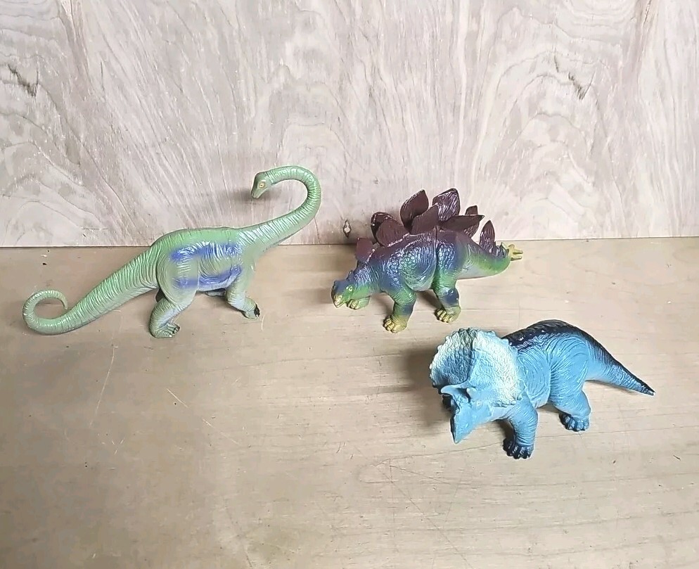 Lot Of (3) VTG Dinosaur Figurine Toys Triceratops Stegasaurus Brontasaurus Toys