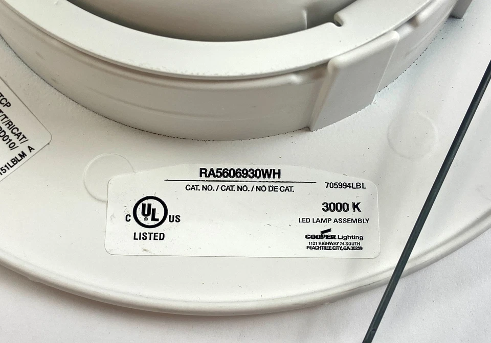 Iluminación de cobre Halo Retrofit LED ajustable se adapta a 5 y 6 pulgadas 10W RA5606930WH Foto 3 de 4