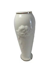 Lenox 6 Inch Rose Blossom Vase 24Karat Gold Accent Cream Color