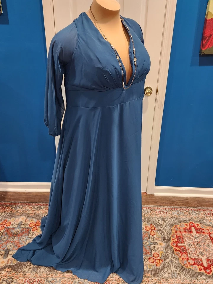 NWT Gorgeous Blue Chiffon Long Sleeve Evening Gown - Size 24 - Image 3 of 4