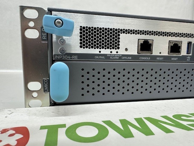 Juniper MX304-BASE, MX304-LMIC16-BASE 2x AC / 16x100GbE /4x400GbE