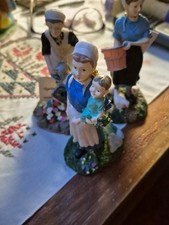 3 app 5  Amish girls women 2000 united collections.   Neat 