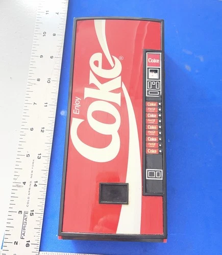 VINTAGE Coca Cola Vending Machine AM/FM Radio 1989,Coca Cola Works Great Ex Cond