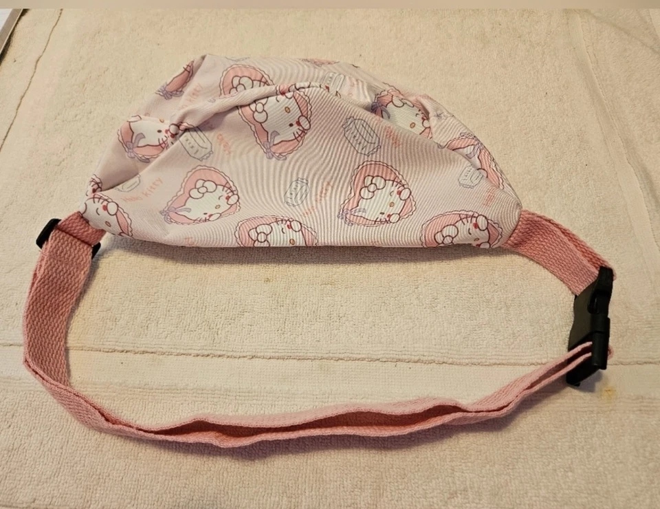 Riñonera/bolso bandolera Hello Kitty rosa 10"L x 7"H - NUEVO Foto 4 de 4