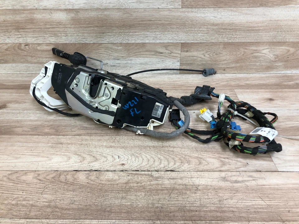 ОРИГИНАЛЬНЫЙ ЗАМОК ЗАЩЕЛКИ ПРИВОДА ПЕРЕДНЕЙ ВОДИТЕЛЬСКОЙ ДВЕРИ MERCEDES BENZ W221 S550 S600 - Изображение 4 из 4