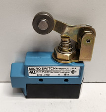 NEW NO BOX MICRO-SWITCH 15A 480V ROLLER LEVER LIMIT SWITCH BZE6-2RQ2