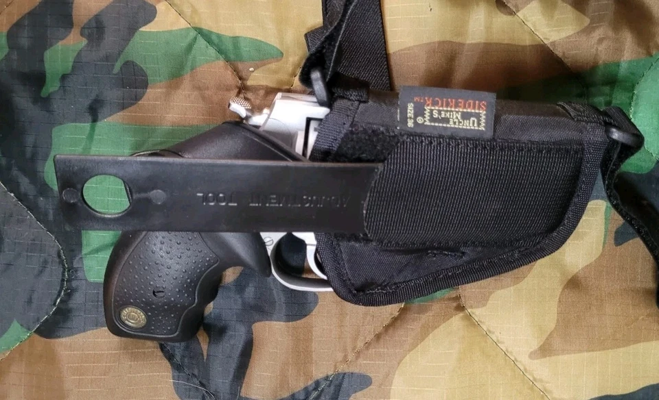 UNCLE MIKES 2 IN REVOLVER SHOULDER HOLSTER RIGHT HAND BLACK  S&W TAURUS RUGER - Image 4 of 4