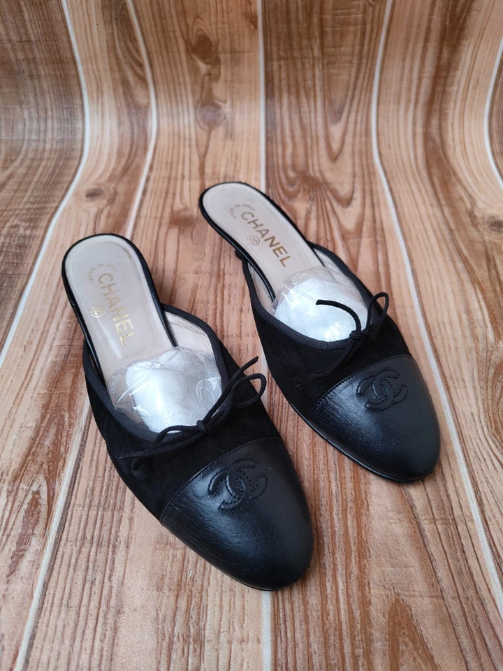Chanel Vintage Logo CC Cuero Negro y Gamuza Gatito Tacones Mules EU 36.5 US 6 Foto 4 de 4