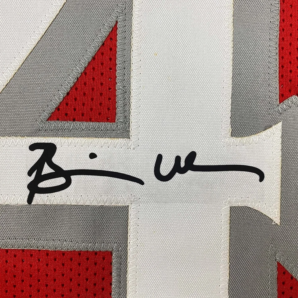 Camiseta deportiva autografiada facsímil enmarcada Brian Urlacher 33x42 roja reimpresión láser Foto 2 de 2