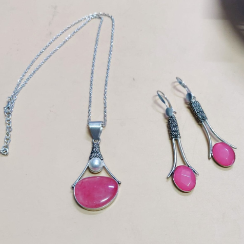 PINK COLOR RESIN STONE PENDANT NECKLACE FOR GIRLS \WOMEN JEWELRY GIFTS - Zdjęcie 1 z 3