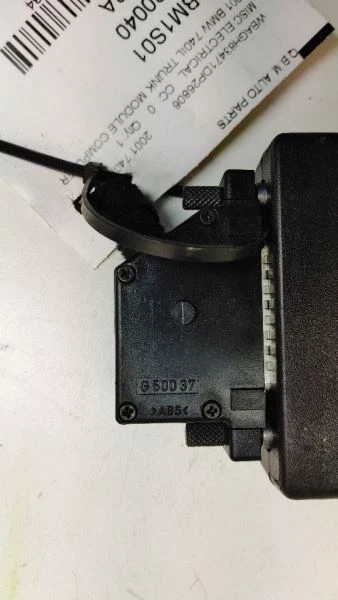 2001 BMW 740IL 2001 BMW 740IL TRUNK MODULE COMPUTER - Image 4 of 4