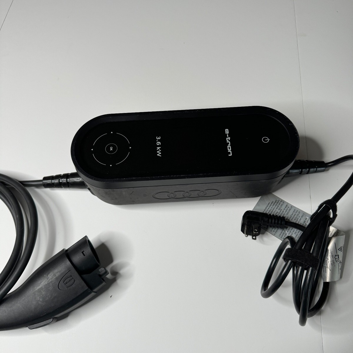 Audi e-tron Universal Charger 8kw普通充電器 Audi e-tron Charger EV Universal Charging etron cable cord