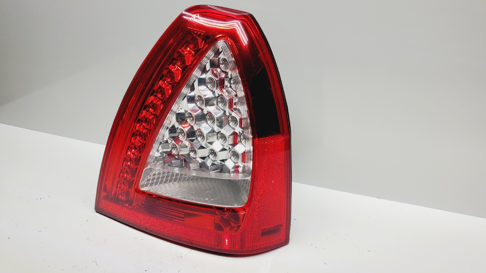 2009-13 Maserati Quattroporte M139 Right Passenger Side Tail Light Lamp 208578