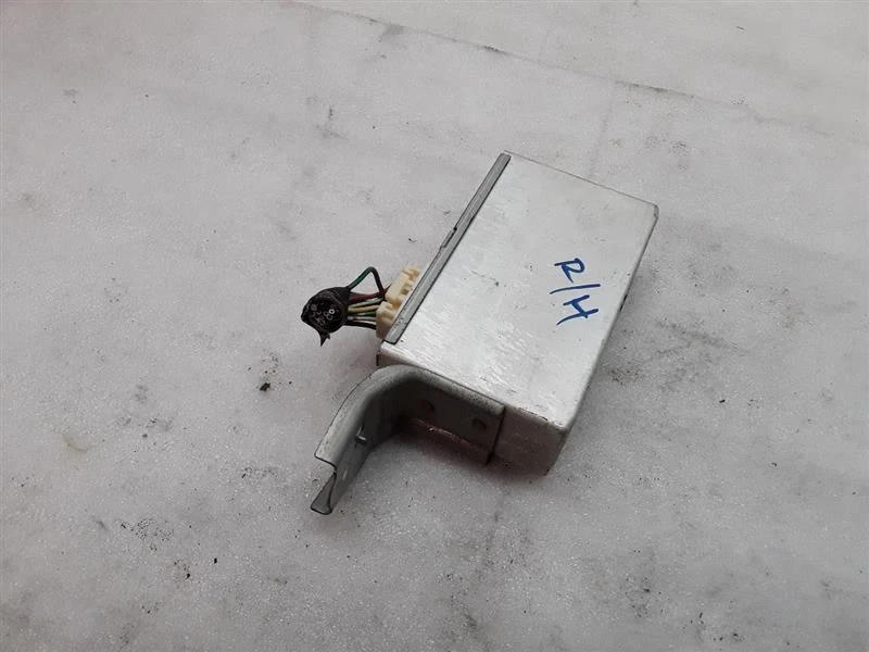 88240-07010 CRUISE CONTROL MODULE 1997 AVALON W2-7P Foto 3 de 4