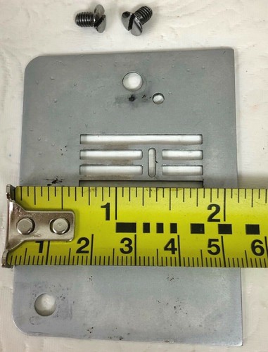 Original Singer Sewing Machine #1525 "Zig Zag Needle Plate" Part - Picture 3 of 4
