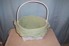 LARGE 11" ROUND TOP HANDLED CLOTH LINED WHITE WICKER BASKET 11"x6.5"x7.5" Sq
