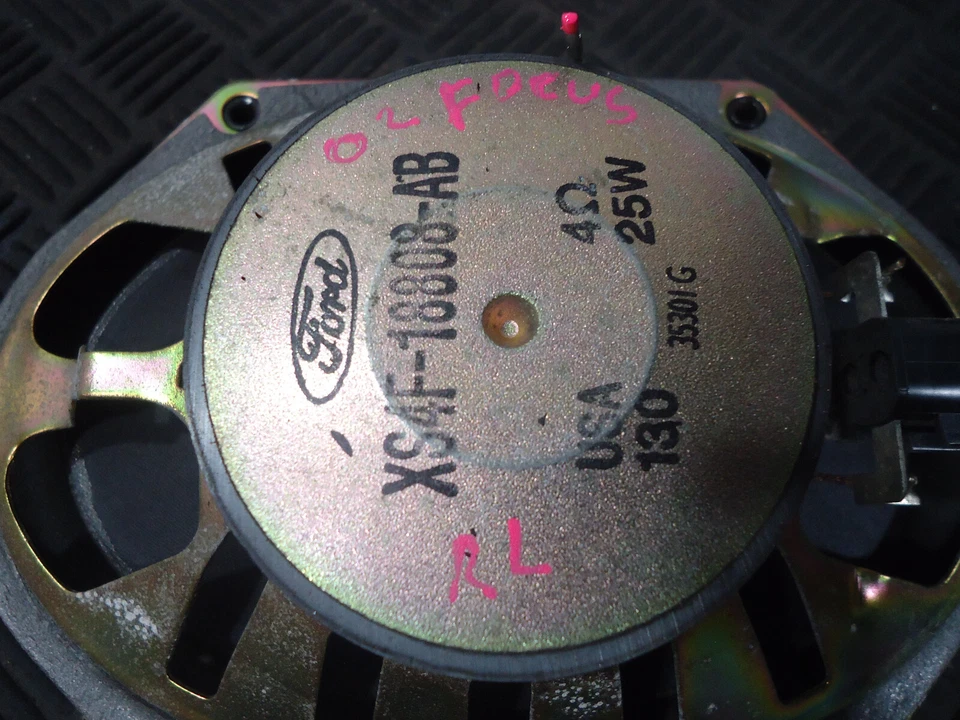 Altavoz puerta trasera izquierda Ford Focus SE 2002 sedán XS4F-18808-AB Foto 2 de 4