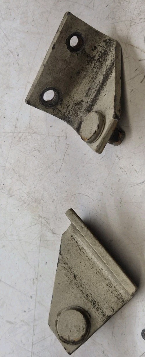 REAR HANGER BRACKET ASSEMBLY Set CUB CADET IH 473458 R92 IH-473458-R92 44" 149