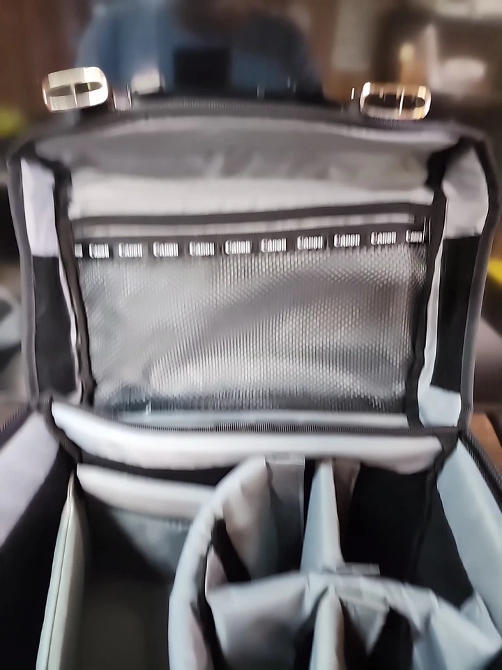 Bolsa de cámara CANON Deluxe genuina para cámaras EOS dispositivos de video fotográfico medianos grandes Foto 3 de 4