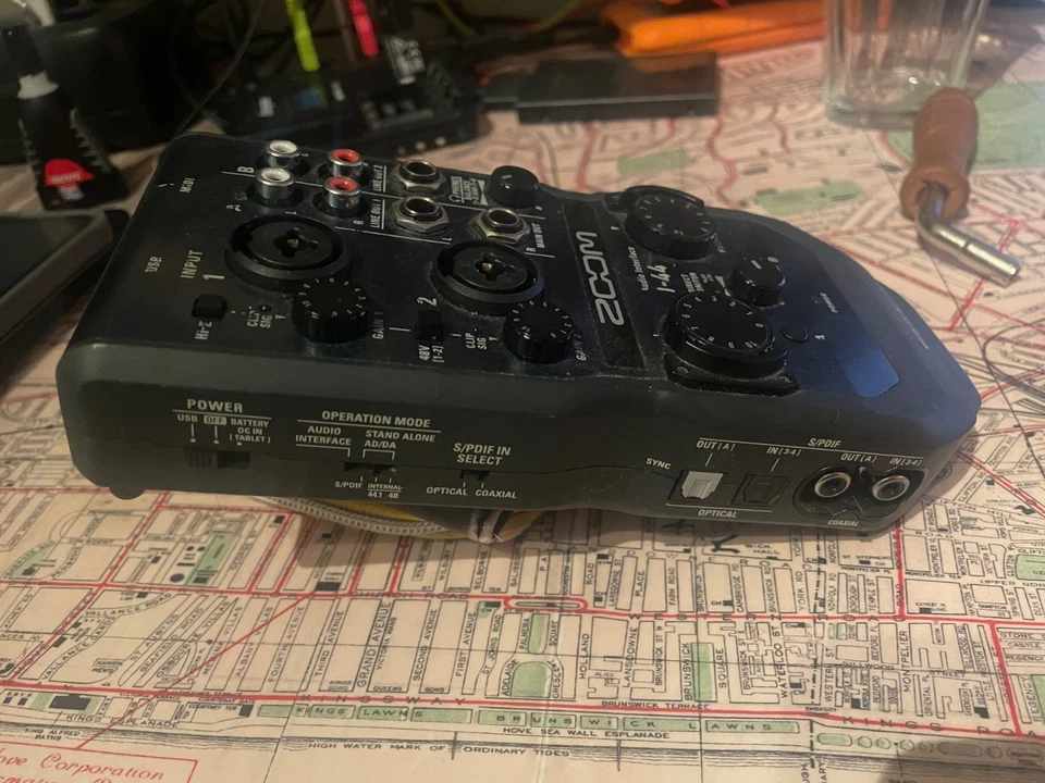 Zoom U-44 Handy 24-bit/96kHz 4-channel Portable USB Audio Interface NEW BNIB - Image 2 of 2