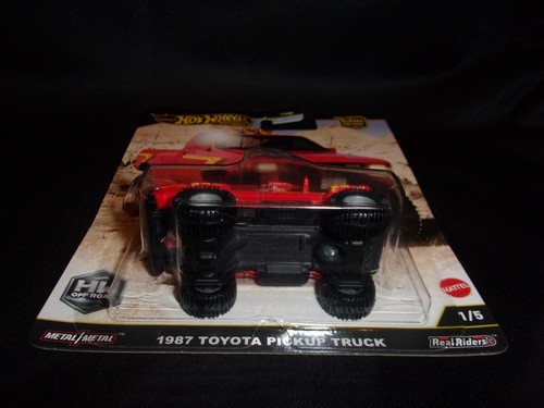 2025 Hot Wheels Premium 1987 Toyota Pickup Truck 1/5 - Picture 6 of 7