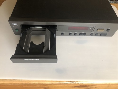 NAD 5320 Compact Disc CD Player Separate - Not Reading CDs. Otherwise Good Cond - Foto 6 di 13