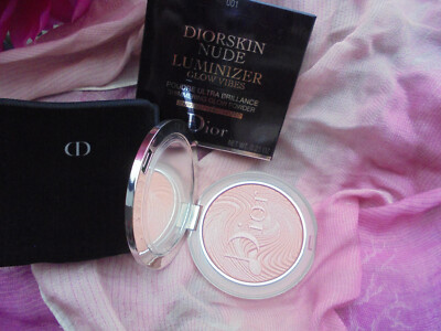DIOR Diorskin Nude Luminizer Glow Vibes   Limitierte Edition 002 Coral Vibes