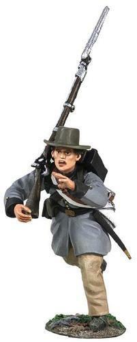 CORM-033 - Confederate Infantry in Frock Coat Charging at Right Shoulder Shift