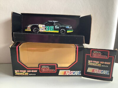  Die-Cast Racing Champions 1:43 StockCar Kenny Wallace #36 (DU74-13R3/2)