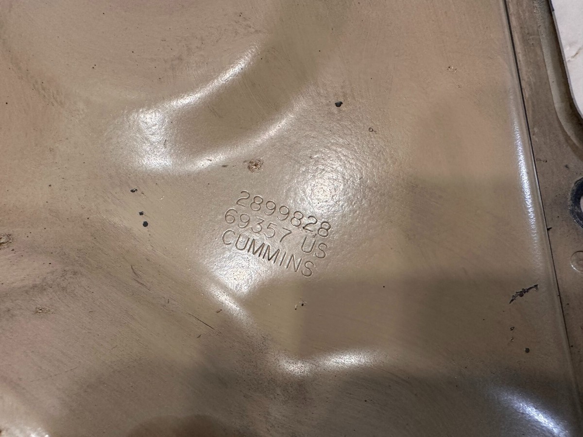 Genuine Cummins ISX12 11.9 DIESEL ENGINE LOWER GEAR COVER 2899828  