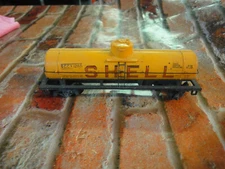 Shell gas tanker train locomotive HO scale  car