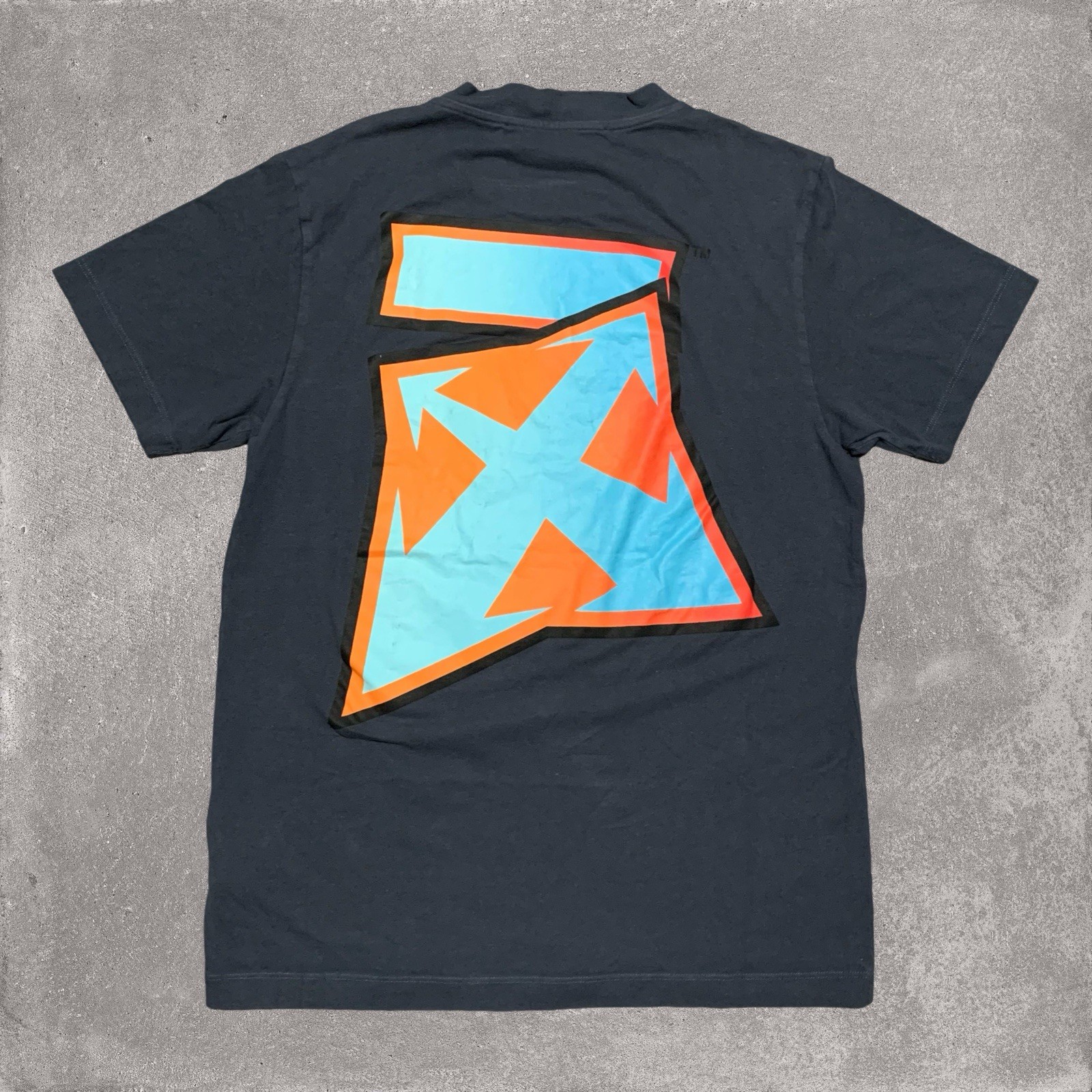 Off White Medium Thunder Arrows Charcoal Tee Virg… - image 1