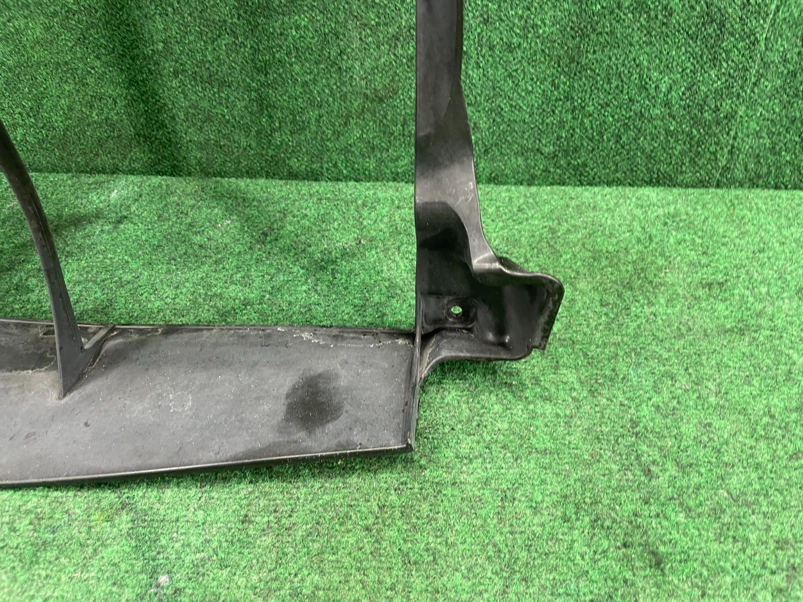 🛑 14-20 Maserati Ghibli 3.0 Front Radiator Air Guide Deflector Intake Duct OEM