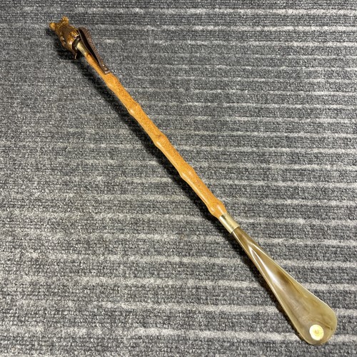 Vtg Bamboo Long Handle Bakelite Shoe Horn Wood Carved Dog Original Italy 21.5" - Picture 2 of 6