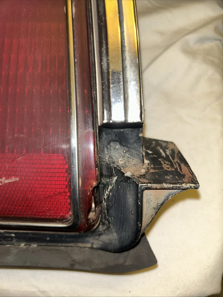 Oldsmobile Olds Cutlass Supreme 1969 luz trasera lateral derecha del pasajero OEM (LEER) Foto 2 de 4